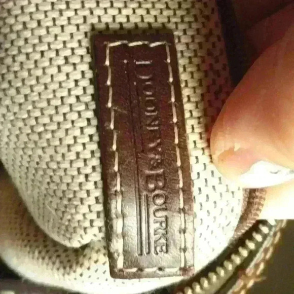 Dooney and Bourke crossbody purse(small)..Vintage - Picture 6 of 15